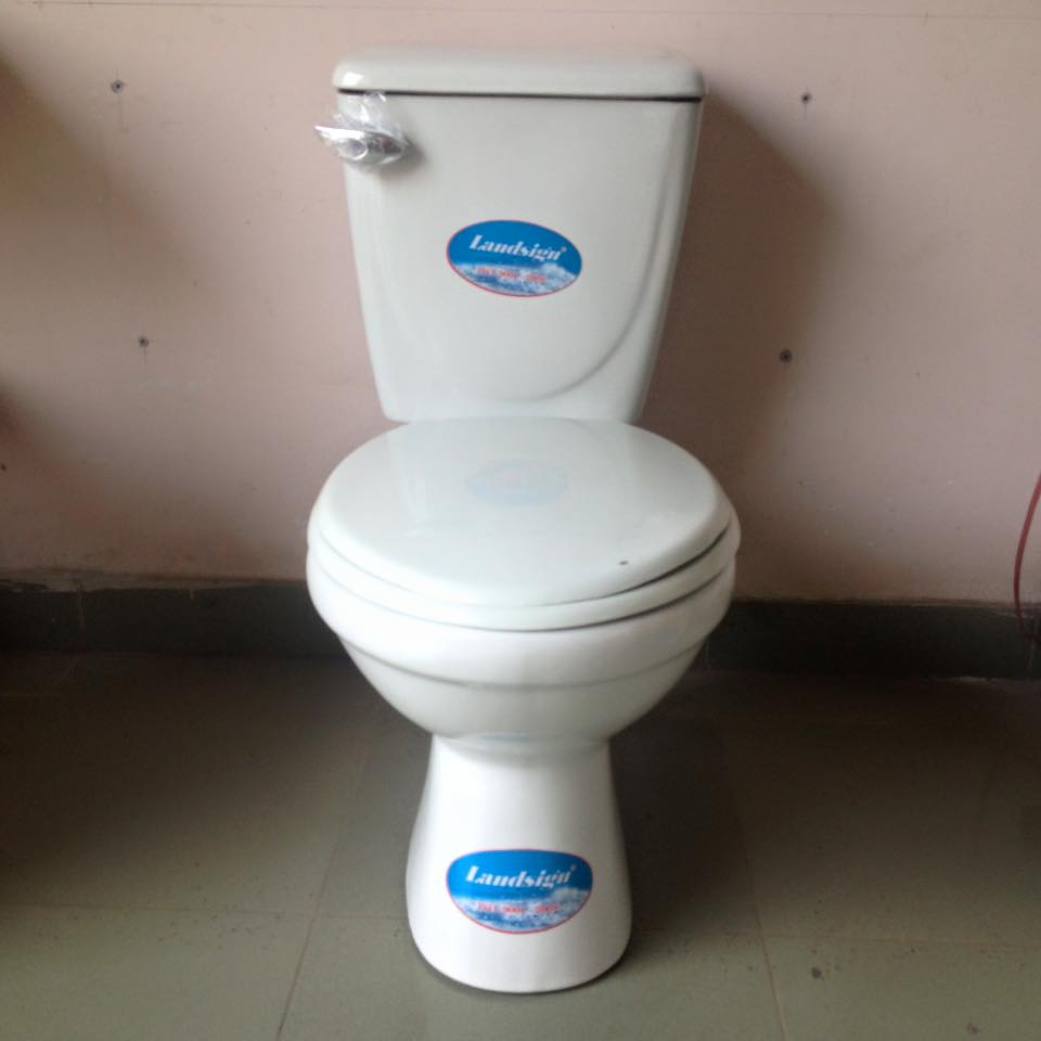 Bàn cầu LANDSIGN tay gạt